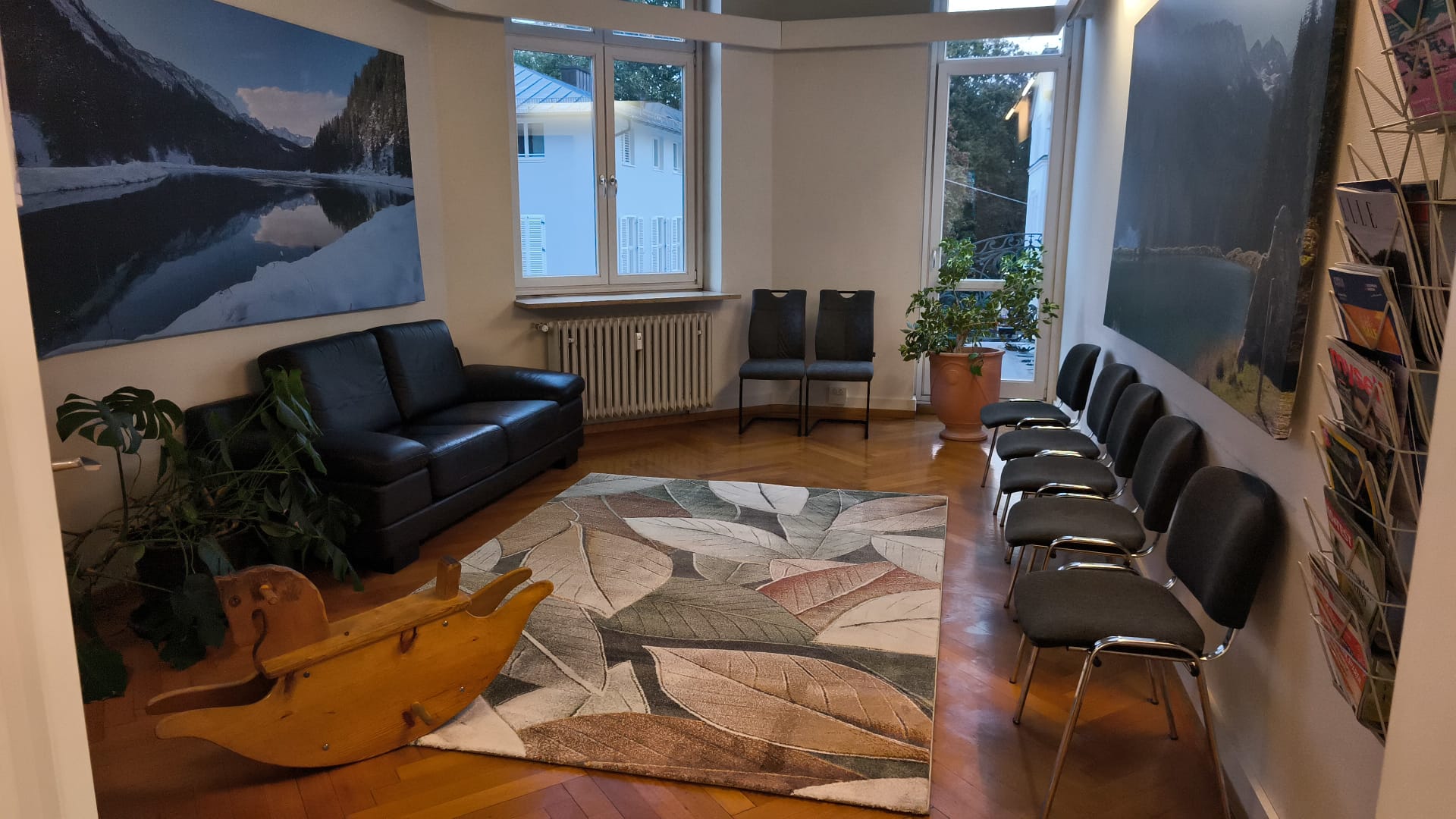 Wartezimmer der Zahnarztpraxis